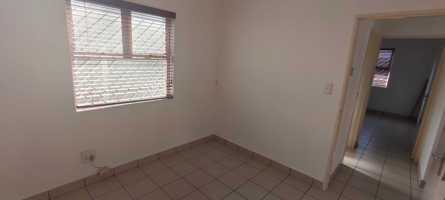 5 Bedroom Property for Sale in Strandfontein Village Western Cape